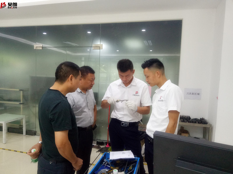 東莞客戶參觀貝朗智能全自動彎線機，連連稱贊！