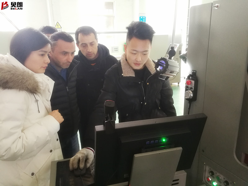 號(hào)外、號(hào)外，貝朗自動(dòng)折線(xiàn)機(jī)廠家又迎來(lái)外國(guó)客戶(hù)啦